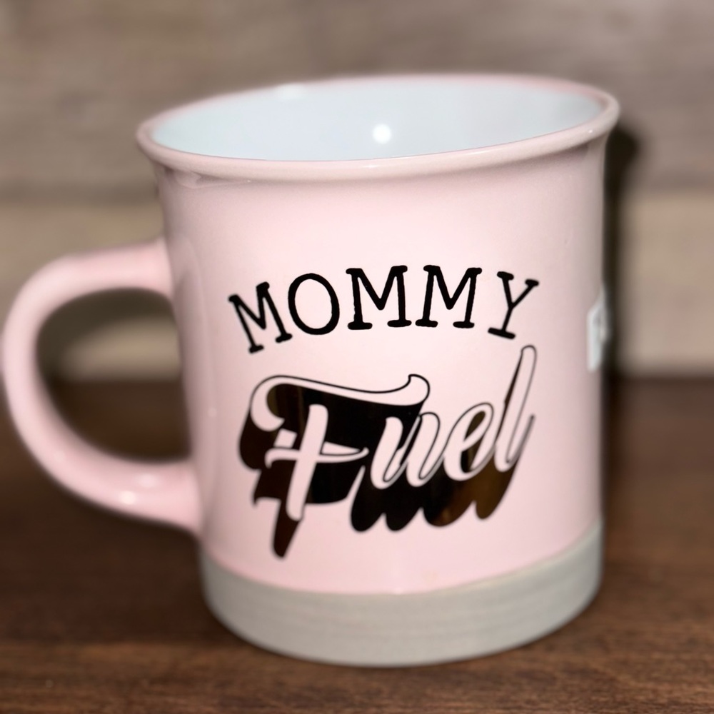 Super Cute 🥰 “Mommy Full” Mug - NEW